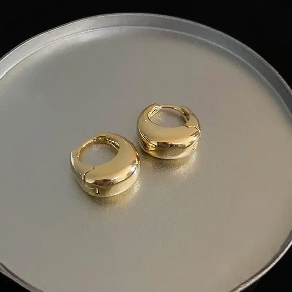 New 18K Gold Vermeil Sterling Silver 925 Thick Hoop Earrings set - Picture 3 of 10
